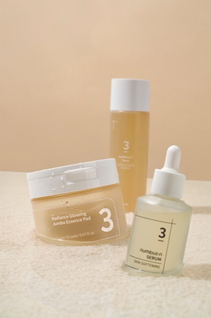 Numbuzin No. 3 Radiance Glowing Jumbo Essence Pad patchs tonifiants éclat et hydratation