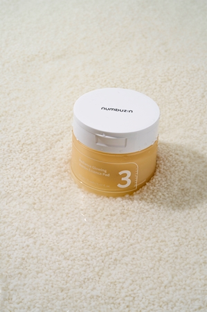 Numbuzin No. 3 Radiance Glowing Jumbo Essence Pad patchs tonifiants éclat et hydratation