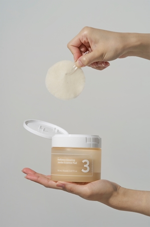 Numbuzin No. 3 Radiance Glowing Jumbo Essence Pad patchs tonifiants éclat et hydratation