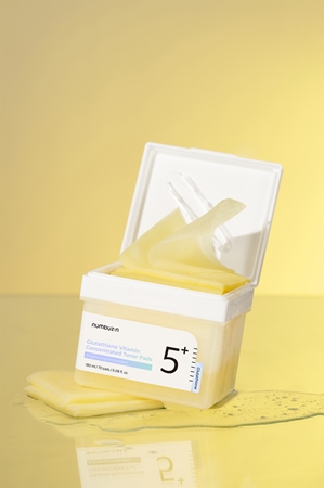 Numbuzin No. 5 Glutathione Vitamin Concentrated Toner Pad toner pads for radiance and hydration