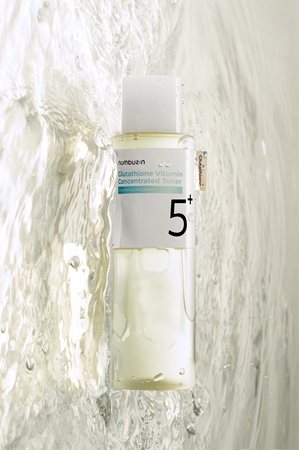 Numbuzin No. 5 Glutathione Vitamin Concentrated Toner Moisturizing Toner to even out skin tone