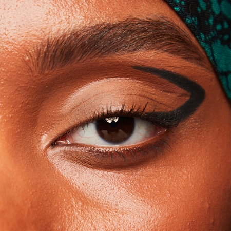 NYX Professional Makeup Vivid Rich eyeliner