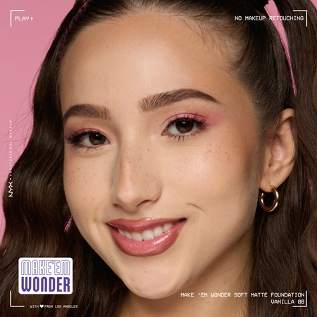 NYX Professional Makeup Make ‘Em Wonder lekki podkład matujący