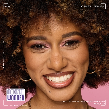 NYX Professional Makeup Make ‘Em Wonder lekki podkład matujący