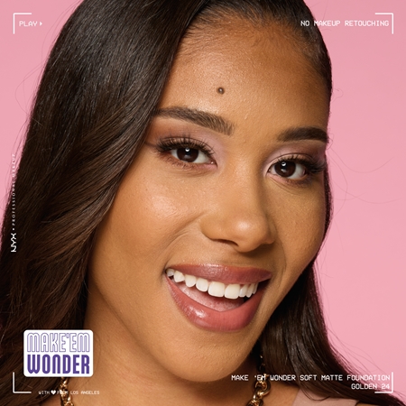 NYX Professional Makeup Make ‘Em Wonder lekki podkład matujący