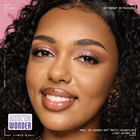 NYX Professional Makeup Make ‘Em Wonder lekki podkład matujący