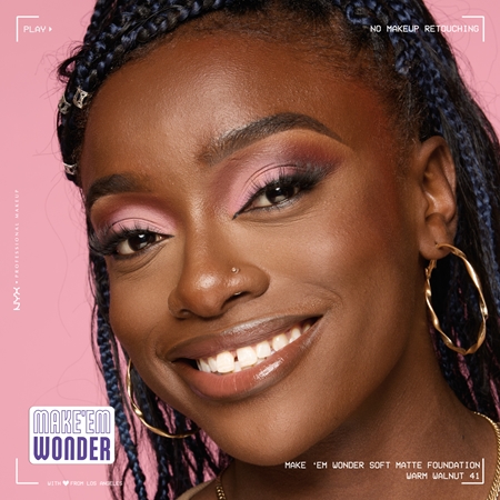 NYX Professional Makeup Make ‘Em Wonder lekki podkład matujący