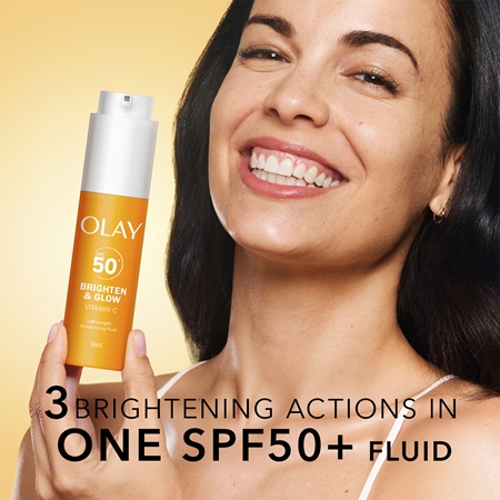 Olay Vitamin C Brighten & Glow Moisturizing Fluid with niacinamide