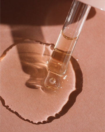 Omorovicza Queen Oil huile nourrissante pour la régénération de la peau