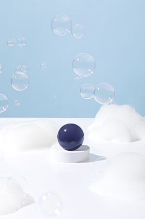 Ongredients Butterfly Pea Cleansing Ball valomasis veido muilas antioksidacinio poveikio