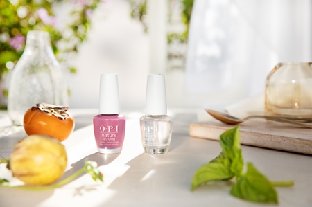 OPI Nature Strong Top Coat cover nail polish