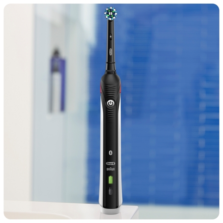 Oral B Smart 4 4500 Black Edition elektrický zubní kartáček + pouzdro