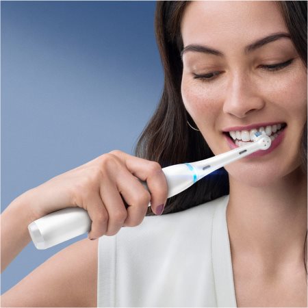 Oral B iO8 електрическа четка за зъби