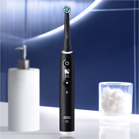 Oral B iO6 spazzolino da denti elettrico con astuccio