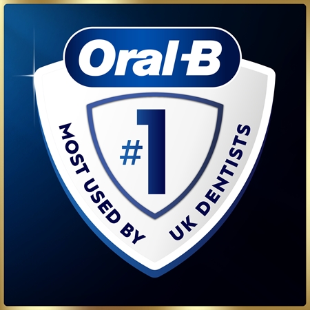 Oral-B iO9 set of 2 toothbrushes with charging case