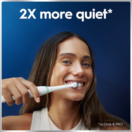 Oral-B iO6 Connected Coach Electric Toothbrush with bag