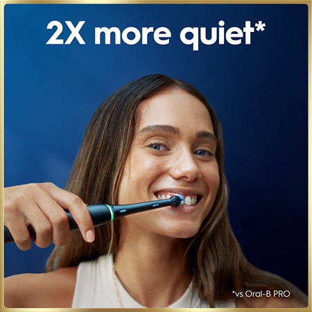 Oral-B iO9 Electric Toothbrush with bag