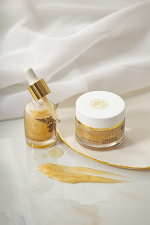 Organique Eternal Gold Anti-Wrinkle Therapy gentle scrub for mature skin