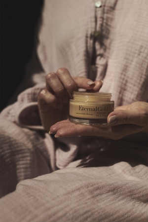 Organique Eternal Gold Anti-Wrinkle Therapy gentle scrub for mature skin