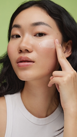 Origins Dr. Andrew Weil for Origins™ Mega-Mushroom Dark Spot Moisturizer Tinted Hydrating Cream to treat skin imperfections