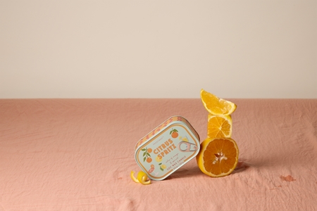 Paddywax Bistro Tin Citrus Spritz świeczka zapachowa w puszcze
