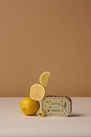 Paddywax Bistro Tin Meyer Lemon lõhnaküünal purgis
