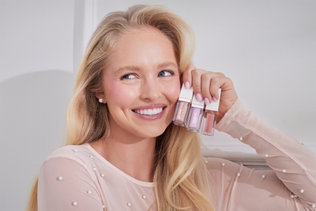 Paese Glowerous Lip Gloss lesk na rty