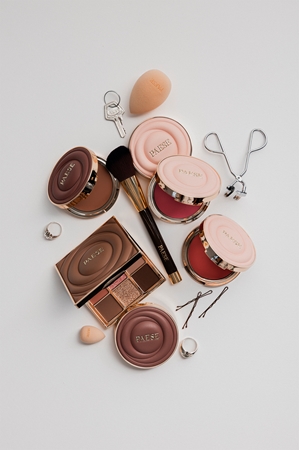 Paese Self Glow Eyeshadow Palette палетка тіней для очей