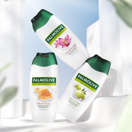 Palmolive Naturals Jasmine & Milk shower cream for soft and smooth skin
