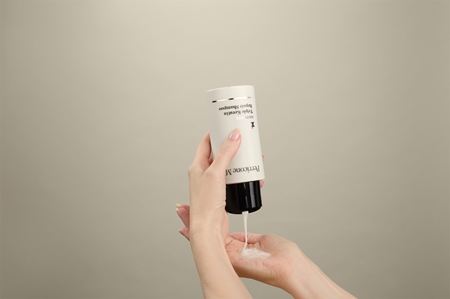 Perricone MD HAIRCARE Triple Keratin Energising Shampoo for dry and brittle hair