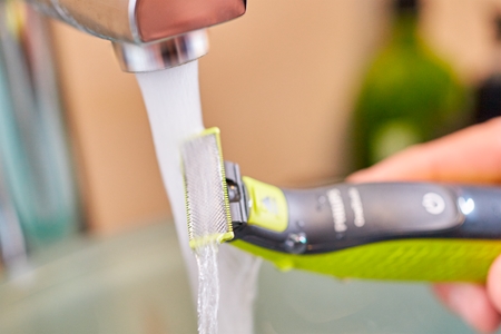 Philips OneBlade QP2520/65 aparador de barba para depilação a seco e a molhado