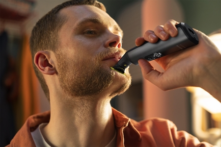 Philips OneBlade Pro 360 QP6652/61 zastřihovač na tvář a tělo