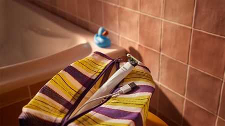 Philips OneBlade Intimate QP1924/30 trimer za bikini zonu i tijelo