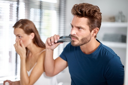 Philips Beardtrimmer Series 7000 BT7210/15 Barttrimmer mit Absauger