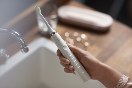 Philips Sonicare DiamondClean HX9312/04 Sonic Electric Toothbrush with Charging Cup