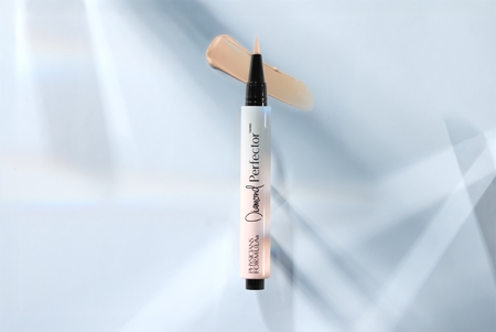 Physicians Formula Mineral Wear® Diamond Perfector correcteur illuminateur en crayon
