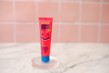 Pure Paw Paw Strawberry Fugtgivende læbepomade til tørre områder