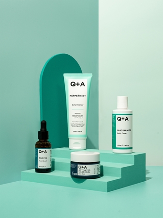 Q+A Peppermint feuchtigkeitsspendendes Reinigungsgel mit Pfefferminz