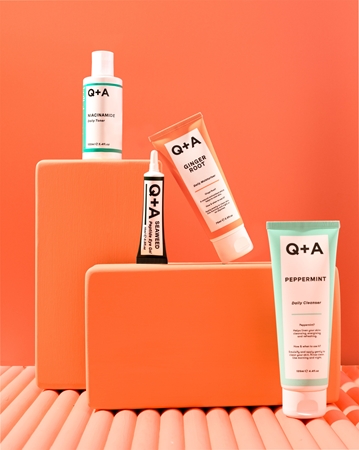 Q+A Seaweed Peptide rozjasňující oční gel s peptidy