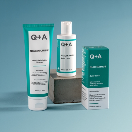 Q+A Niacinamide exfoliační čisticí gel