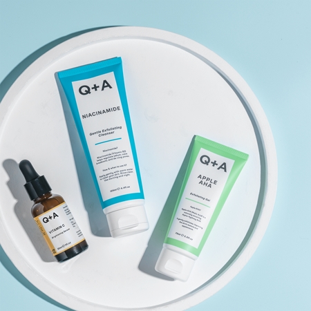 Q+A Niacinamide exfoliační čisticí gel