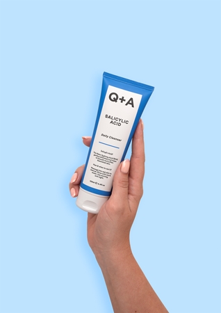 Q+A Salicylic Acid exfoliating cleansing gel for everyday use