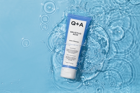 Q+A Salicylic Acid exfoliating cleansing gel for everyday use
