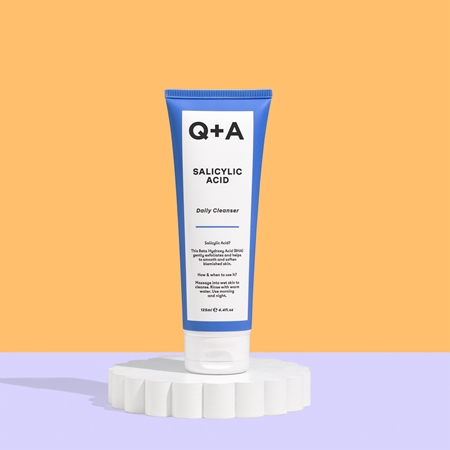 Q+A Salicylic Acid exfoliating cleansing gel for everyday use