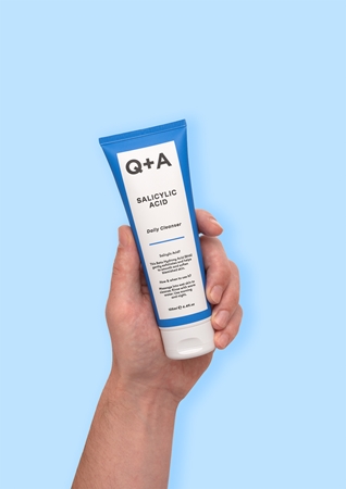 Q+A Salicylic Acid exfoliating cleansing gel for everyday use