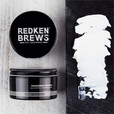 Redken Brews pomáda na vlasy pre objem a tvar