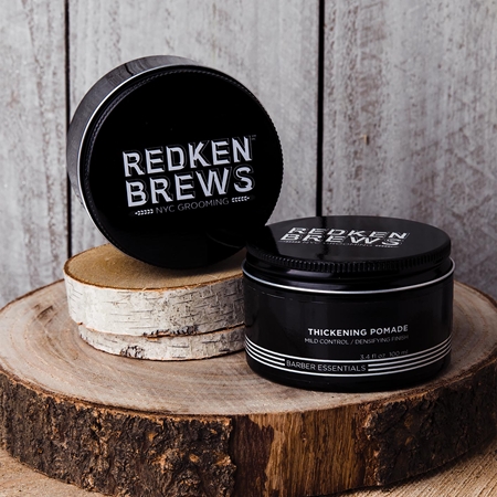 Redken Brews pomáda na vlasy pre objem a tvar