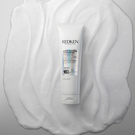 Redken Acidic Bonding Concentrate maska na vlasy s regeneračním účinkem