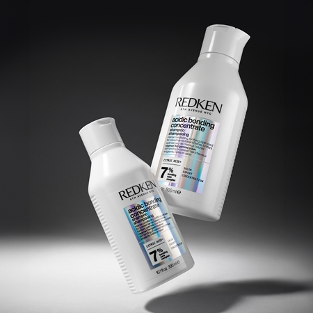 Redken Acidic Bonding Concentrate posilňujúci šampón na slabé vlasy