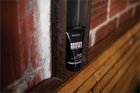 Redken Brews екстра силен гел за здрави прически с блясък